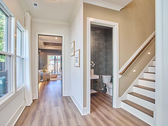 5th image of 1014 Virgie St