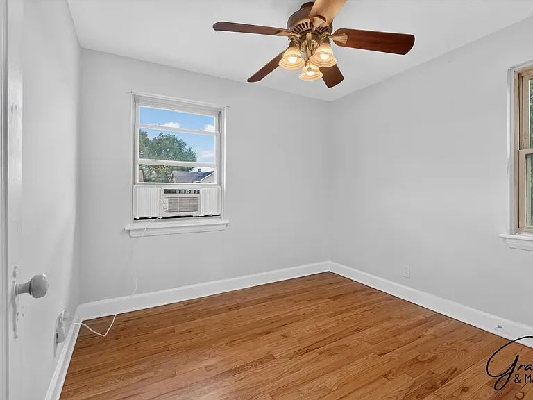 5911 Somerset Ave — Photo 12