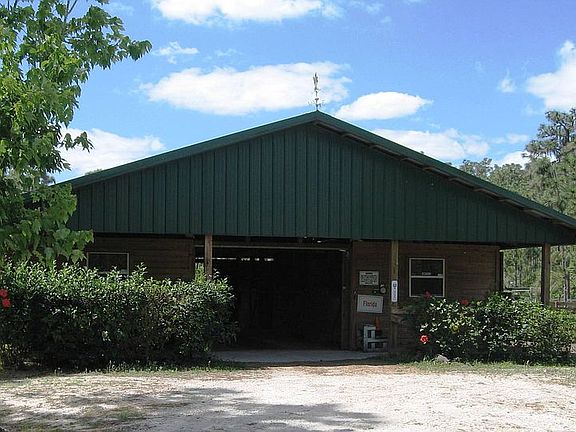 6 Stall Barn & Round pen
