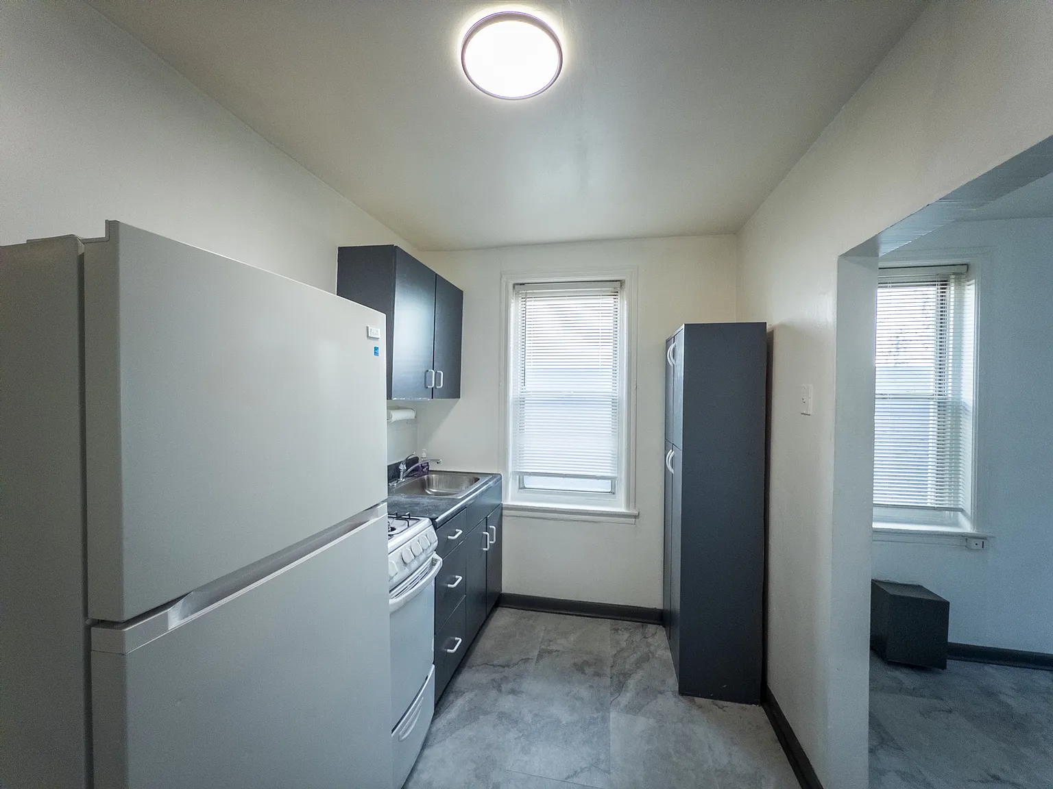 2 bed, 1923 sqft, $1,100 — Photo 1
