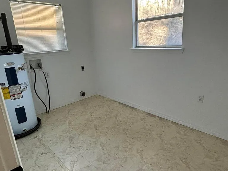 5587 Mobile Ave — Photo 11