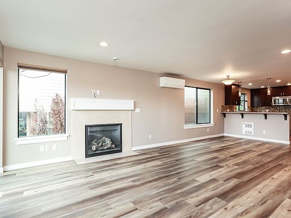 5th image of 2042 Eastlake Ave E Unit C