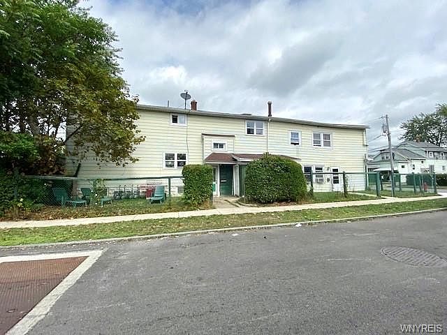1st image of 2 Courtland Ave