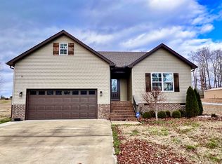 92 Teakwood Ln, Tullahoma, TN 37388