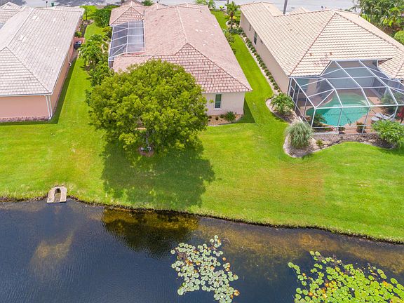 4th image of 919 Palm Brook Dr