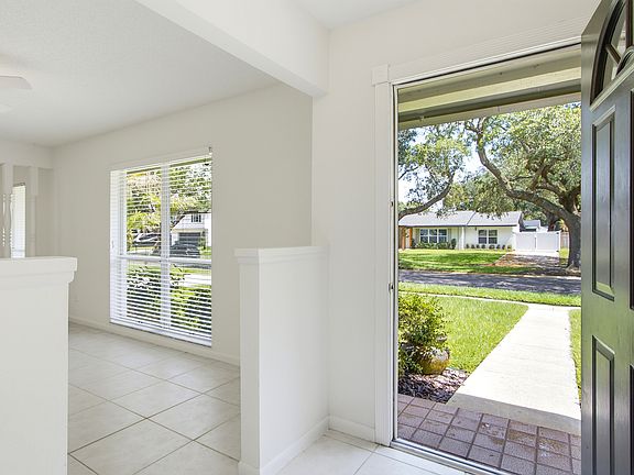 4th image of 2028 Sussex Rd