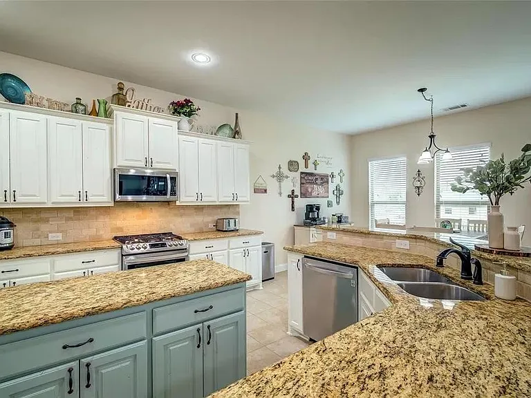 309 Midnight Dr — Photo 14