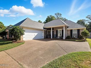 402 Bedford Pl, Brandon, MS 39047