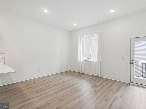3rd image of 1505 N Stillman St #7-2