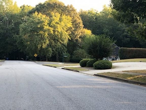 4th image of 5488 Derby Ln