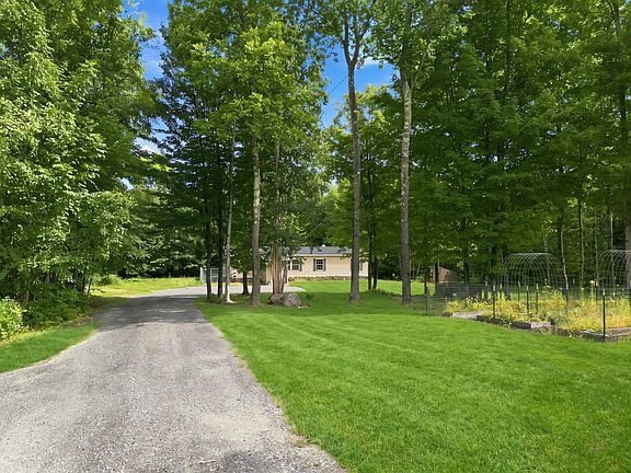3rd image of 336 Mile Hill Road