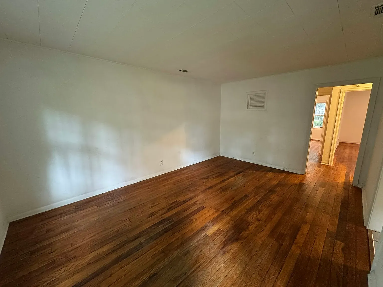 2 bed, 816 sqft, $1,375 — Photo 2