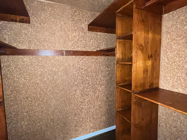 Walk-in closet