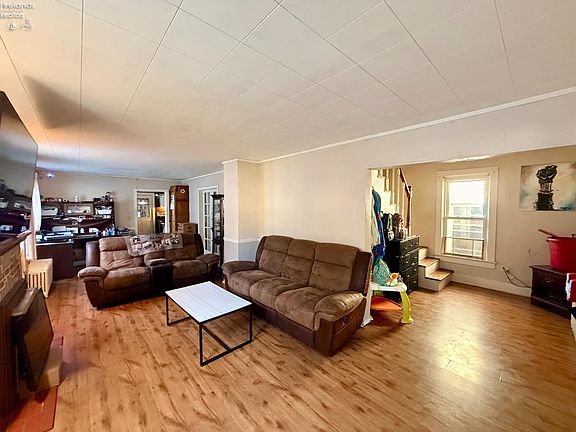 2nd image of 1515 Prospect St