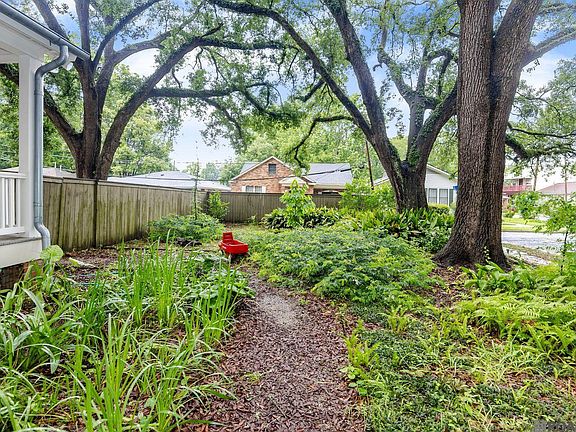 3rd image of 1814 Wisteria St