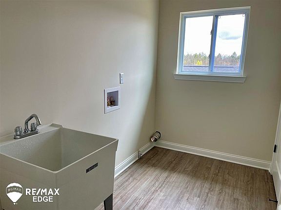 4th image of 8160 Peninsula Cir