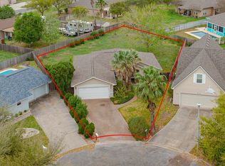 2120 Harbor Ct, Rockport, TX 78382