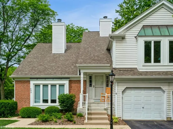 681 Regent Ln #B, Prospect Heights, IL 60070