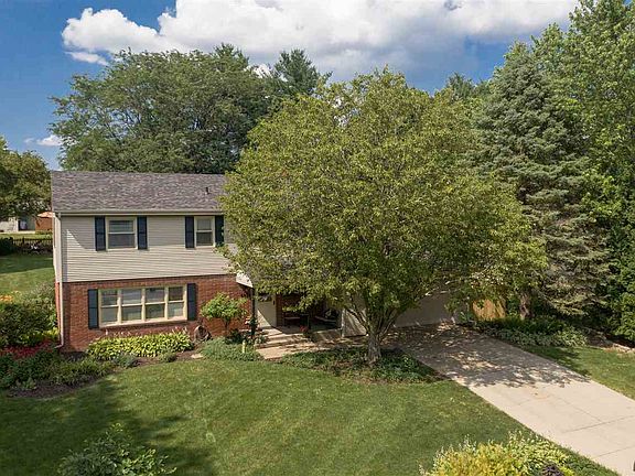 3rd image of 5924 Clarendon Dr