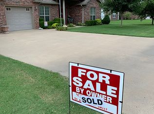 608 Pritchard Ct, Grove, OK 74344