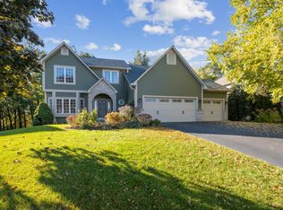 1922 Groveland Way, Shakopee, MN 55379