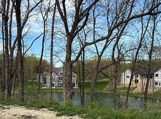 702 W Bay Ct, Crown Point, IN 46307