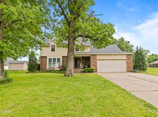 328 Briarbrook Dr, Carl Junction, MO 64834