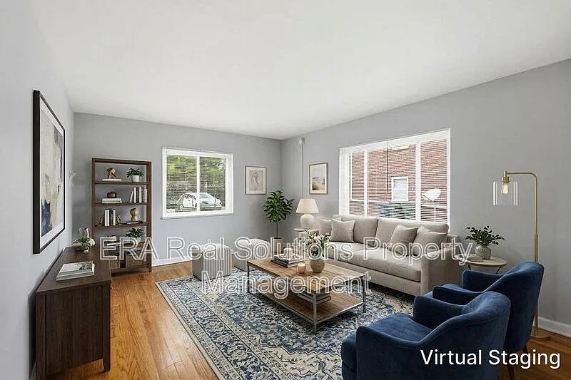 81 N Hampton Rd — Photo 2