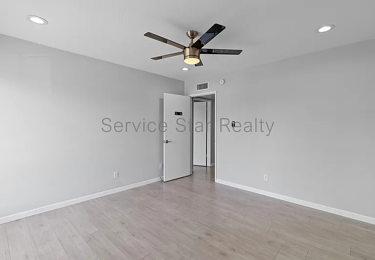 314 W Maryland Ave #A — Photo 11