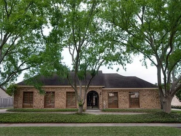 3206 Freshmeadows Dr, Houston, TX 77063