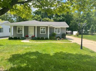 2520 Greenlawn Ave, Commerce Township, MI 48382