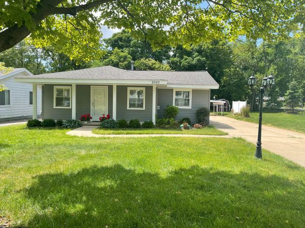 2520 Greenlawn Ave