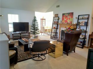1205 E Jeffery Dr, Mahomet, IL 61853