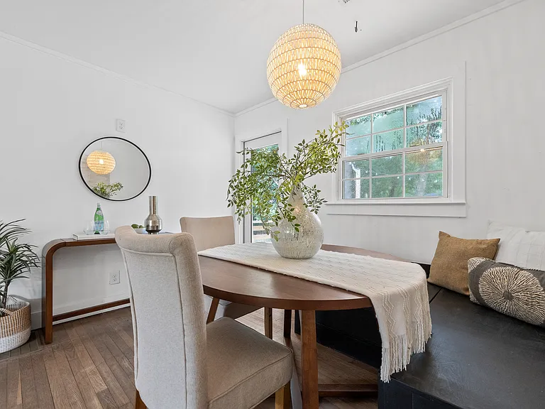 1215 Byron Rd — Photo 6