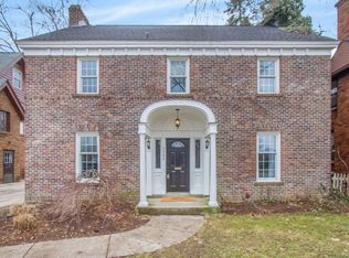 1542 Franklin St SE, Grand Rapids, MI 49506