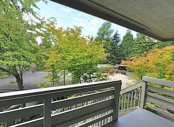4th image of 1326 Bellevue Way NE APT 4