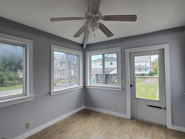 457 Wilson St — Photo 20