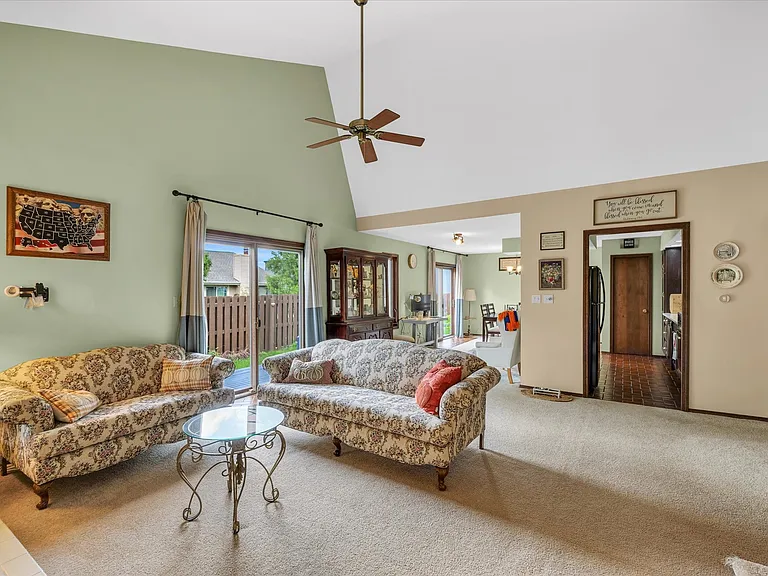 1 Lyndhurst Village Ct — Photo 3