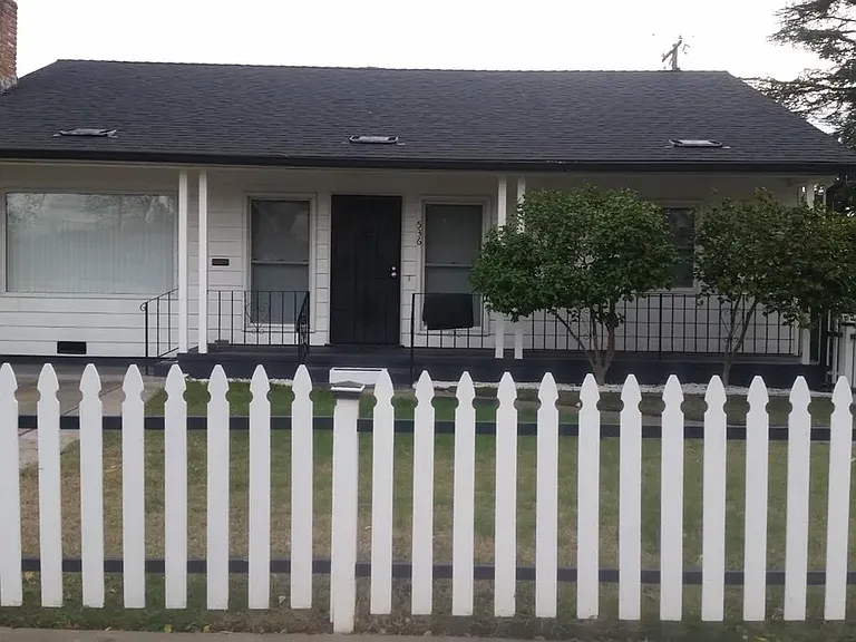 536 Eureka Ave — Photo 1