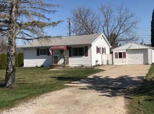 2802 Sandra Ct, Bay City, MI 48708