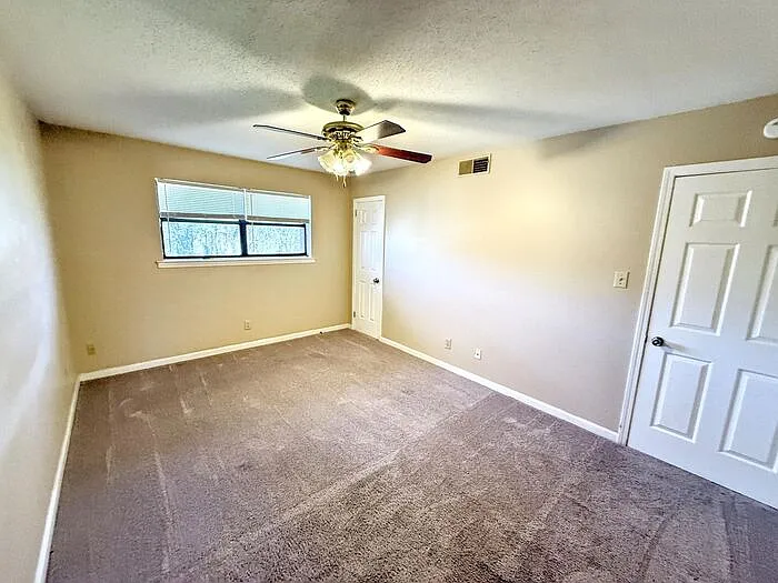 3025 Chase Ln — Photo 8