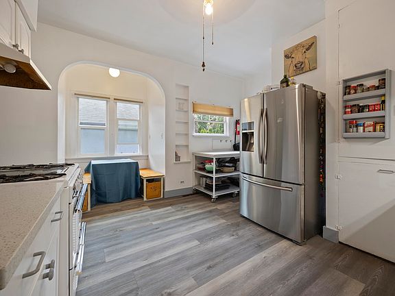 5th image of 1105 Hamilton St
