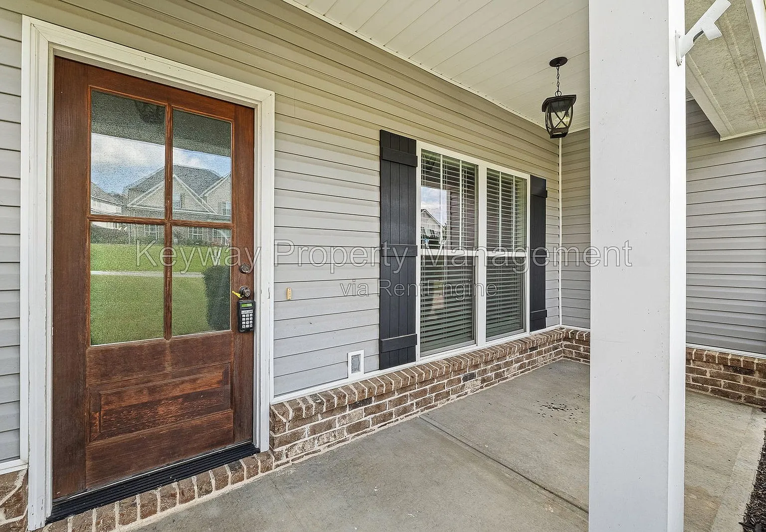 4 bed, 3.5 bath, 2401 sqft, $2,330 — Photo 3