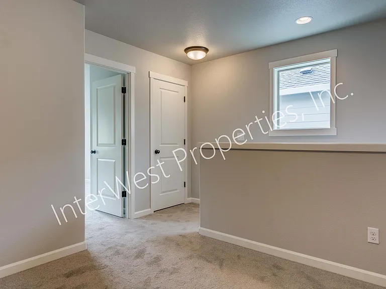 10317 NE 61st Cir — Photo 22