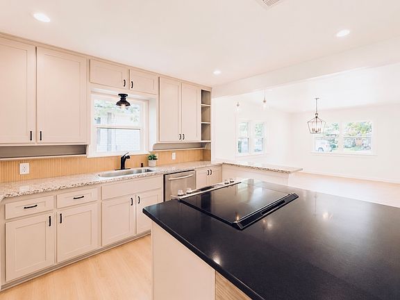 2nd image of 5517 Santa Barbara Ave