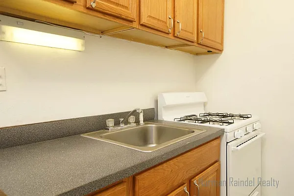 Rented by Norman Raindel, LREB | media 19