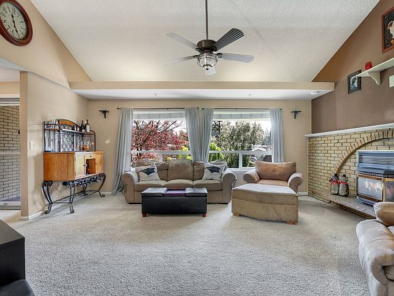 5th image of 2620 103rd Avenue Ct E