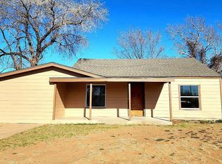 100 N 4th St, Slaton, TX 79364