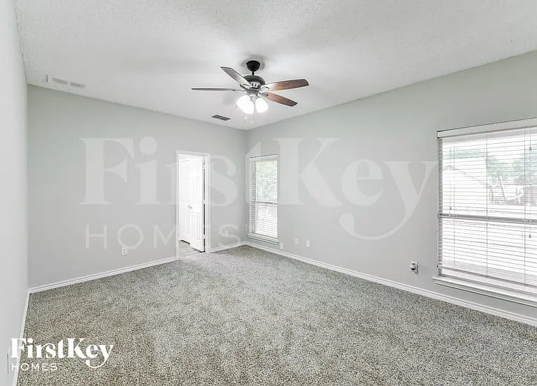 6733 Lucas Ln — Photo 12