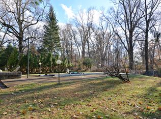 42 E Cedar St, Livingston, NJ 07039